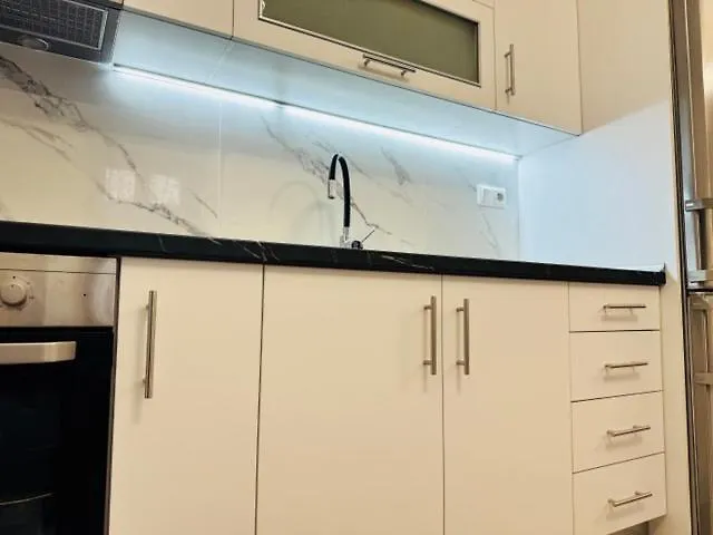 Thomais * 卡瓦拉